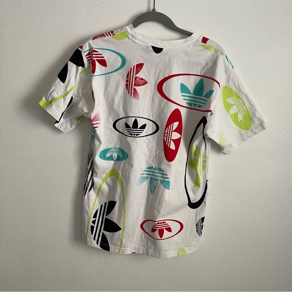 Adidas All-Over Logo T-Shirt size medium - Picture 3 of 7